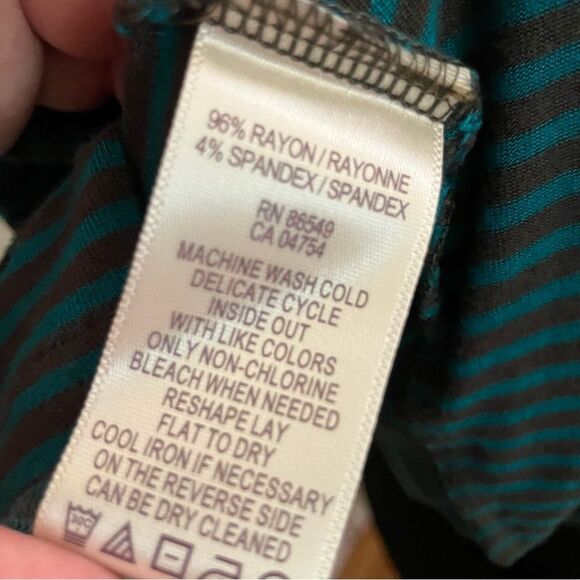 Tommy Bahama Soft Stretchy Teal Stripe Top, Size Large - Picture 8 of 9